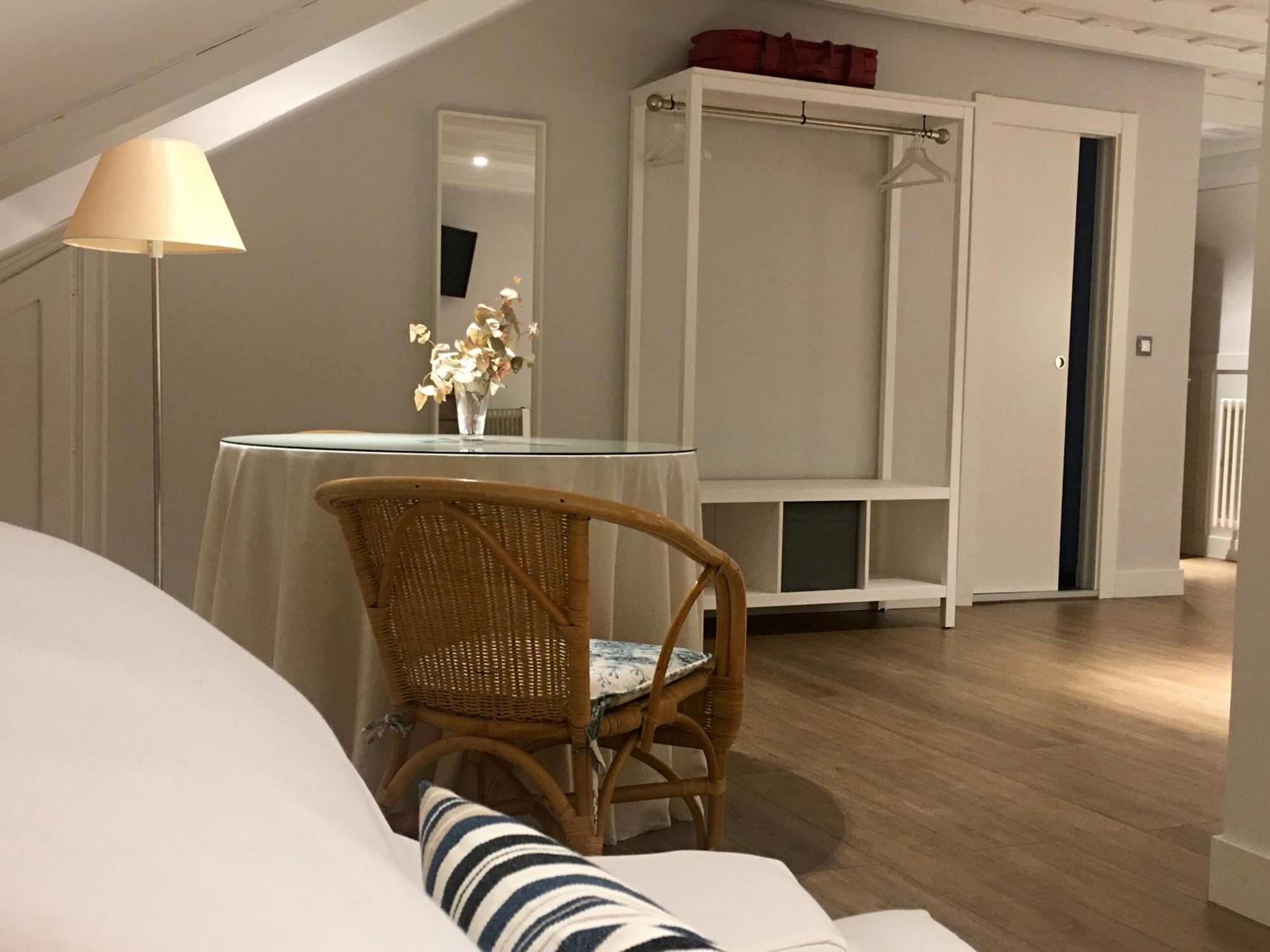 Hotel Valdecoro Потес Екстер'єр фото